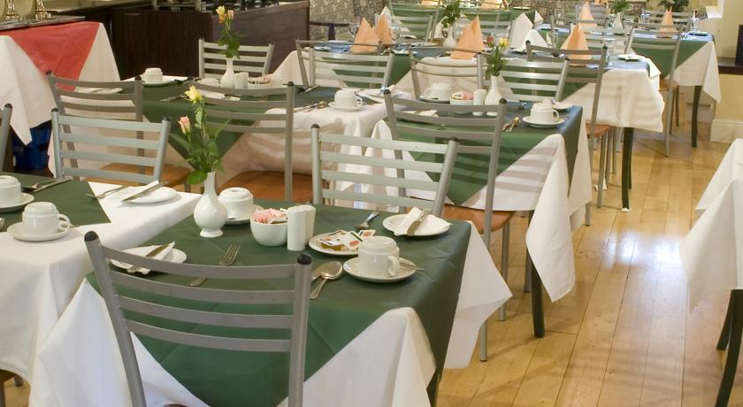 The Ashley Hotel Хейл Екстериор снимка